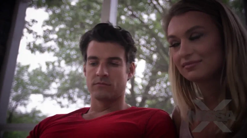 Домохозяйка Наталья Старр кончает с кремпаем