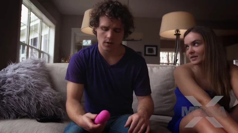 Инцест с вибратором под вино