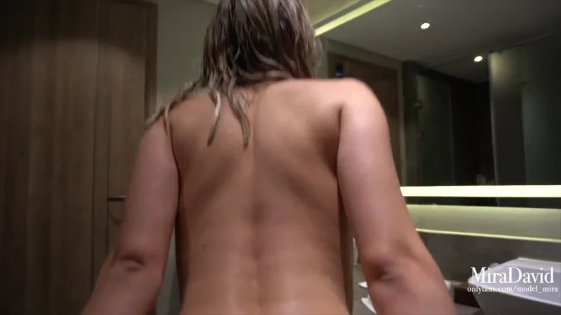 Mira David в душе
