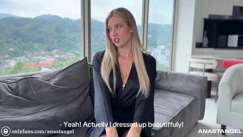 Сосед отодрал Anastangel в ожидании мужа