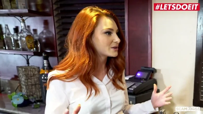 Хозяин и официантки