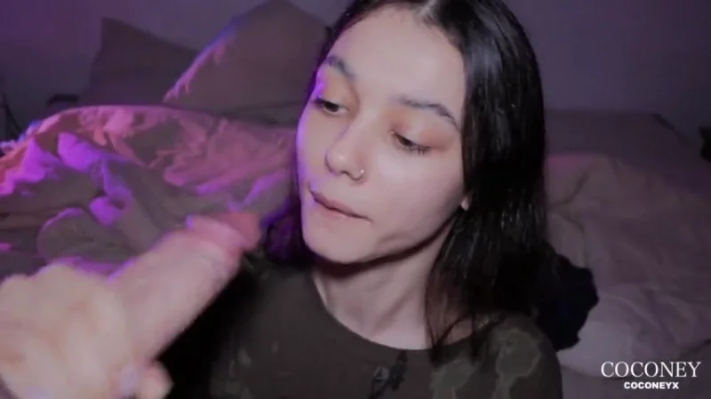 COCONEY получает сперму на лицо