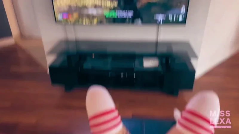 Сестра misslexa скачет на члене брата-геймера