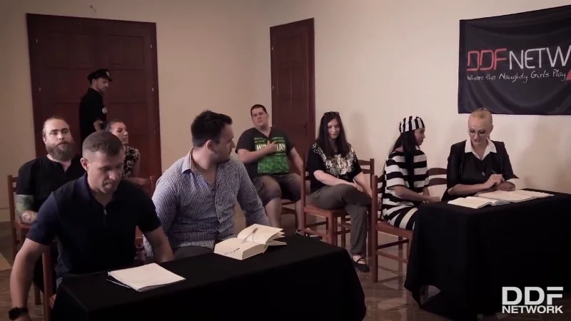 Адвокатша Kayla Green в групповухе с копами