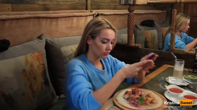 Luxury Girl отсосала за ужин