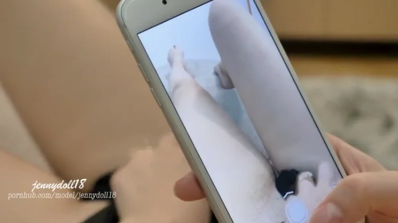 Сводный брат трахает сестру с малыми сиськами