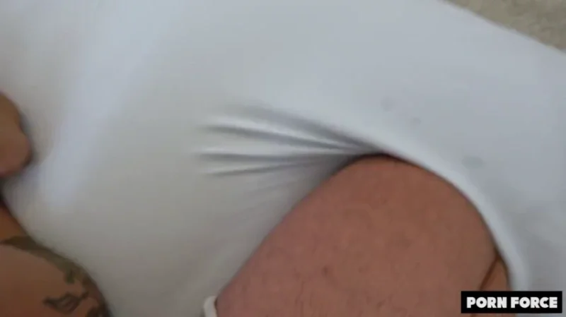 Малышка кончила от отчима