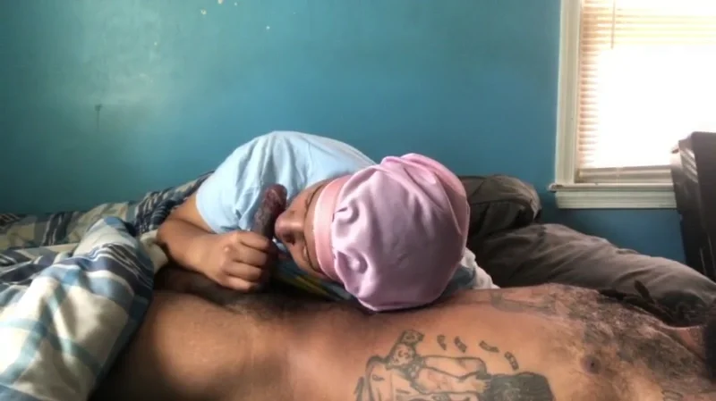 Сестра будит брата минетом