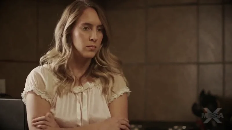 Cadence Lux выбирает отчима