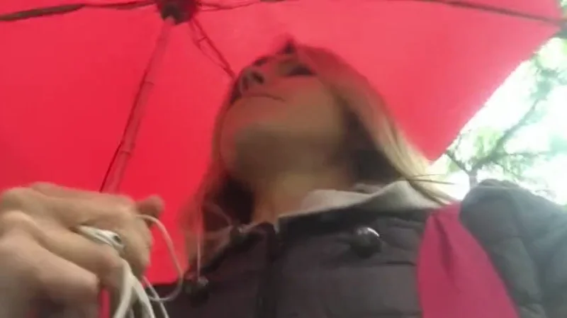 Горячая Gina Gerson лижет киску роскошной лесбиянке