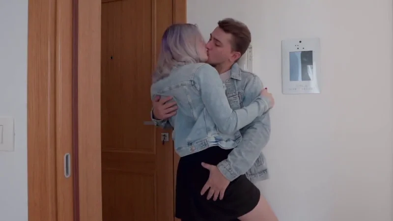 BelleNiko и парень после знакомства