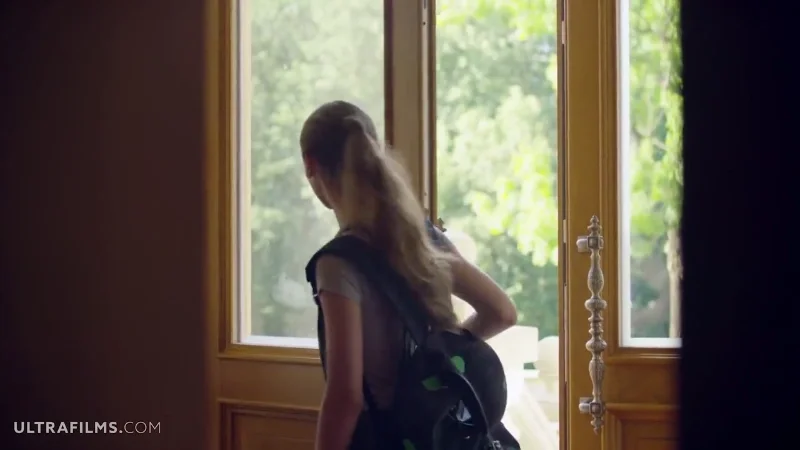 Три шлюшки отдались парню с большим членом