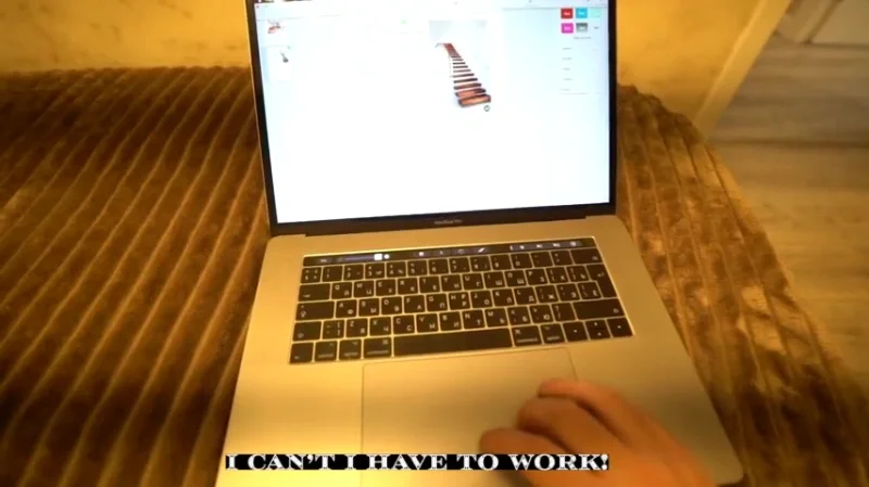 Мачеха Jenny Lux в ловушке кровати