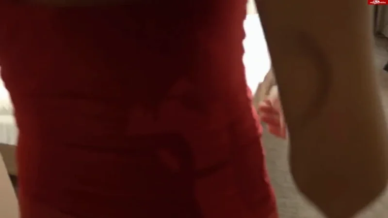 Друзья трахнули подругу в отеле