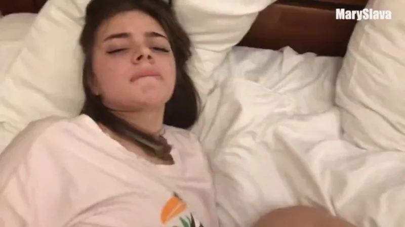 Сводная сестра и брат трахаются