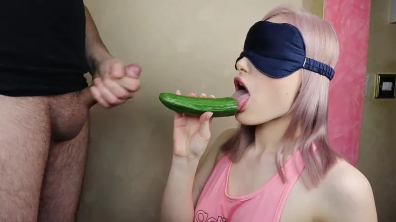 Слепая сестра сосет братский хуй