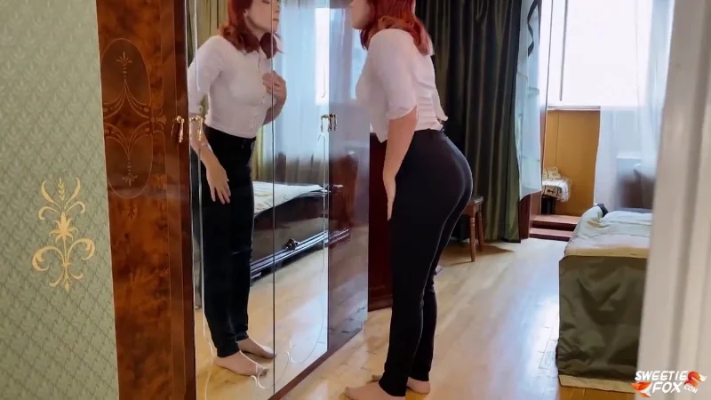 Жаркая рыжая вернулась домой и отдалась соседу